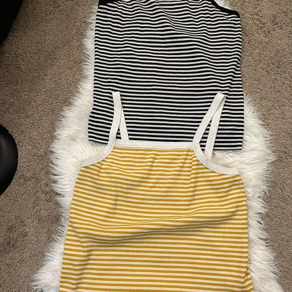 2  OLD NAVY THICK RIBBED PLUS SIZE TANK BUNDLE - Picture 1 of 4